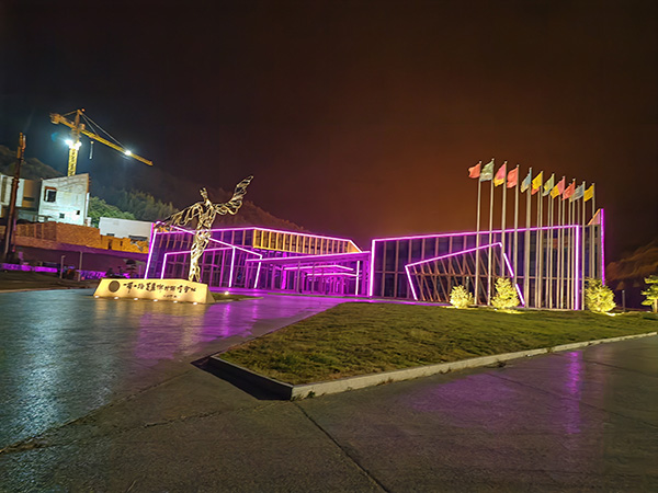 城市亮化是现代城市建设的重要组成部分，它不仅可以美化城市的夜景，还能提升城市的整体形象。随着科技的不断进步，城市亮化也得到了更多的关注和创新。本文将介绍一些关于城市亮化的创意和技术，帮助读者了解景泰城市亮化的重要性以及如何进行景泰城市亮化的规划和实施。